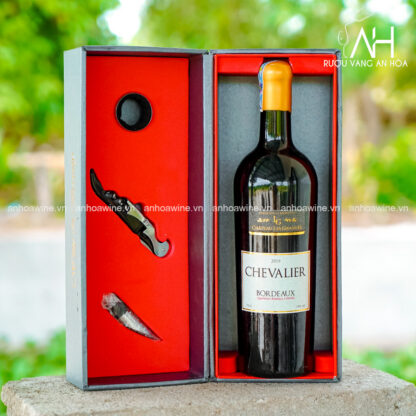 [SET QUÀ TẶNG] Hộp 1 Chai Rượu Vang Pháp Chevalier Kèm Phụ Kiện - Hình ảnh 2