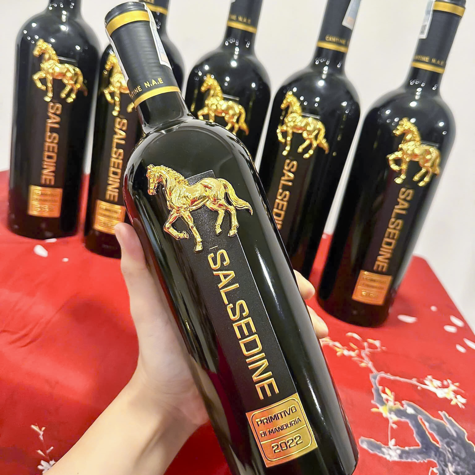 Vang Ý Linh Vật Ngựa Vàng Salsedine Primitivo 3 Vang Ý Linh Vật Ngựa Vàng Salsedine Primitivo